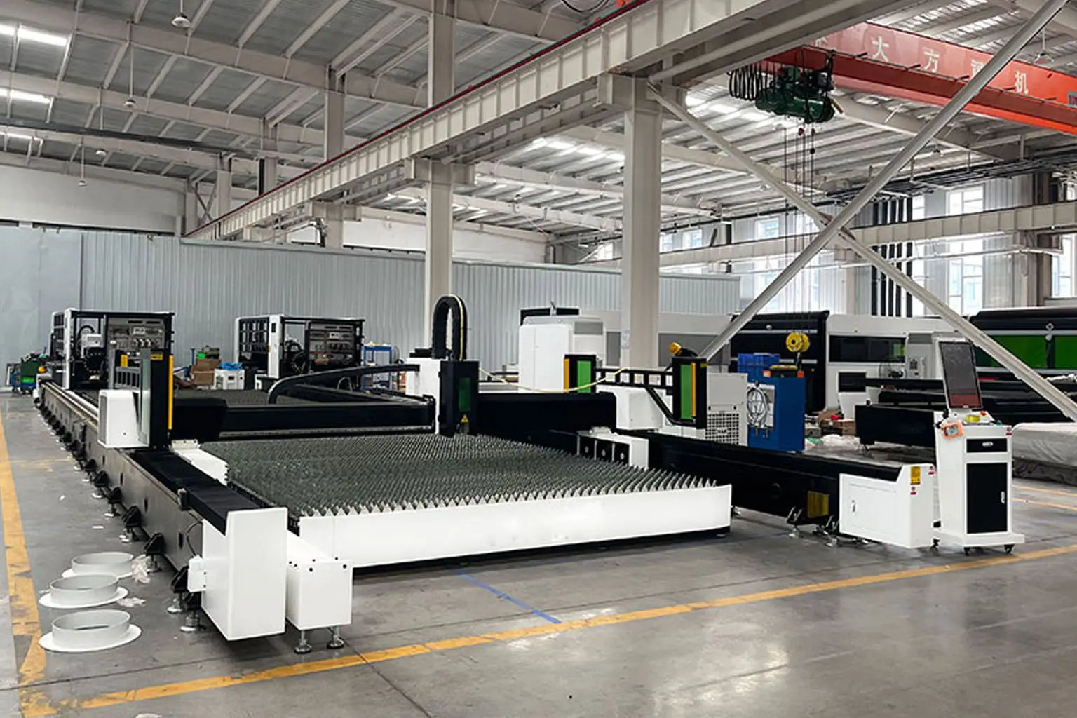 Lavorazione a fascio laser: Processo, Tipi, Vantaggi e applicazioni